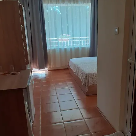 Bleu - синя лю-бо-в Проживание в семье Синеморец